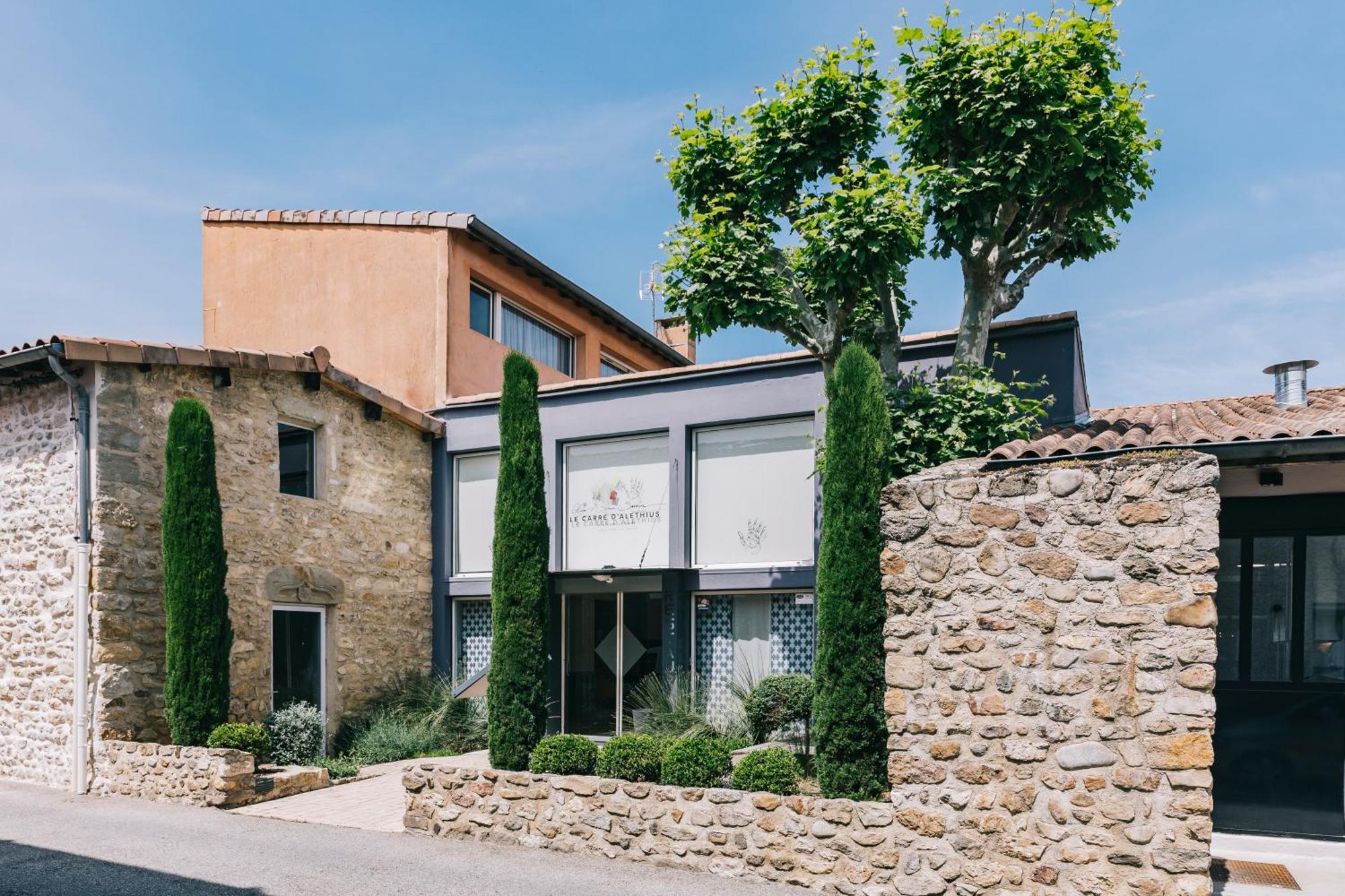 Le Carre D'Alethius Logis Hotel Restaurant Charmes-sur-Rhone Exterior foto