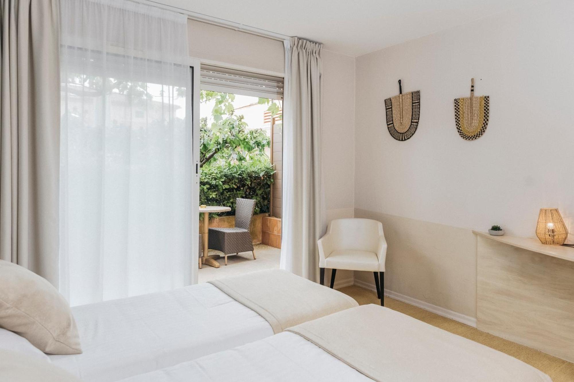 Le Carre D'Alethius Logis Hotel Restaurant Charmes-sur-Rhone Exterior foto